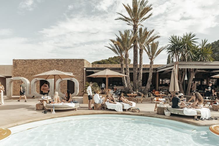 Nao Pool Club i Puerto Banus